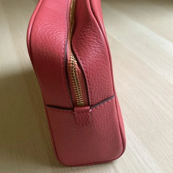 EUC Michael Kors Jet Set Charm Large Zip Travel Pouch, light berry sorbet